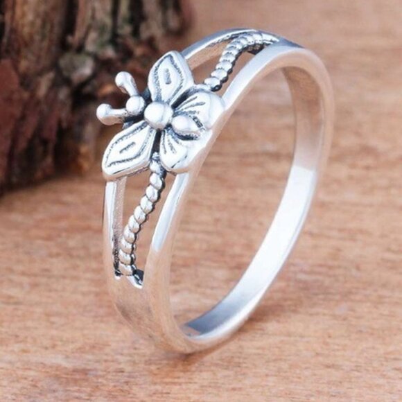 ✨ Sweet Butterfly Daily Romantic Simple Silver Ring for Women, PD186 - Picture 1 of 4